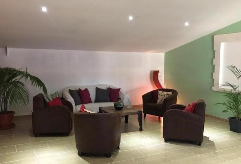 ペンション La Maison Des Alpilles