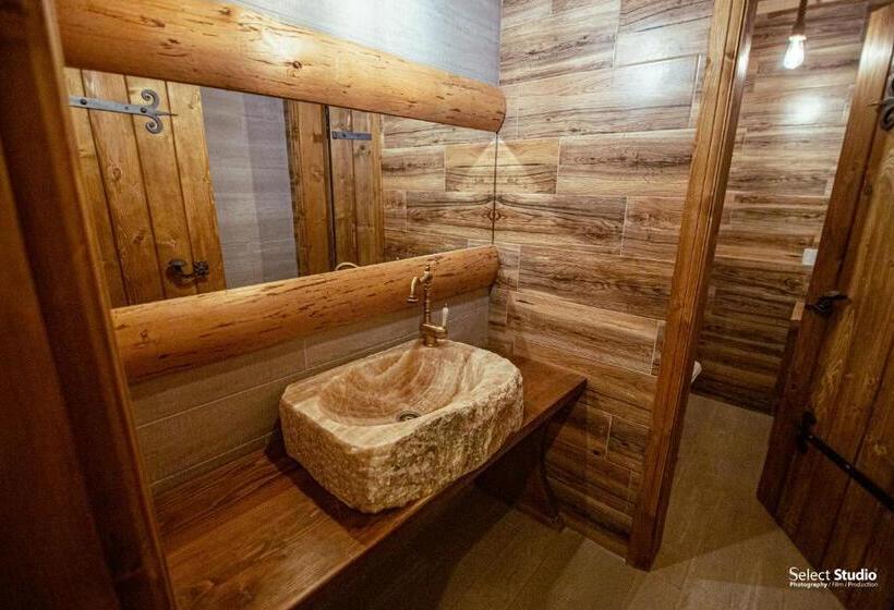 Sahati Hotel & Restaurant