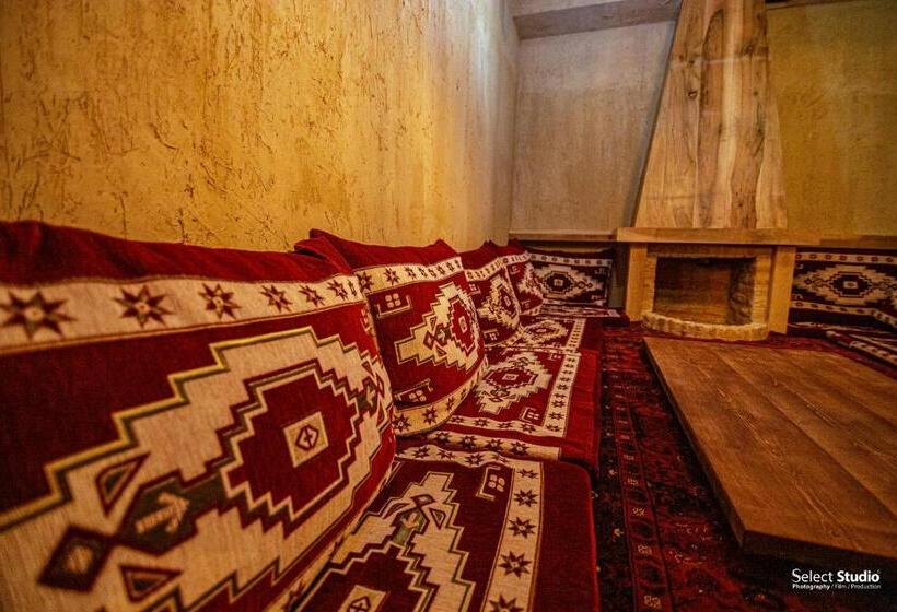 Sahati Hotel & Restaurant