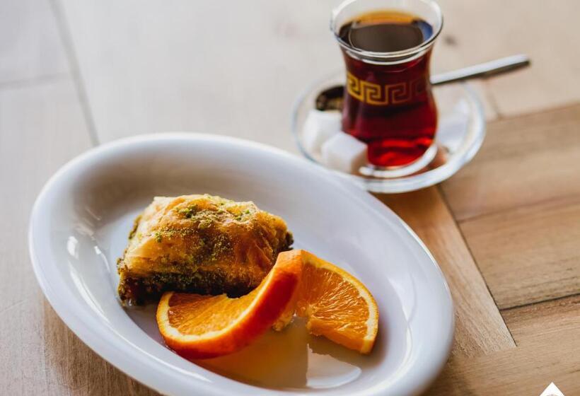 Sahati Hotel & Restaurant