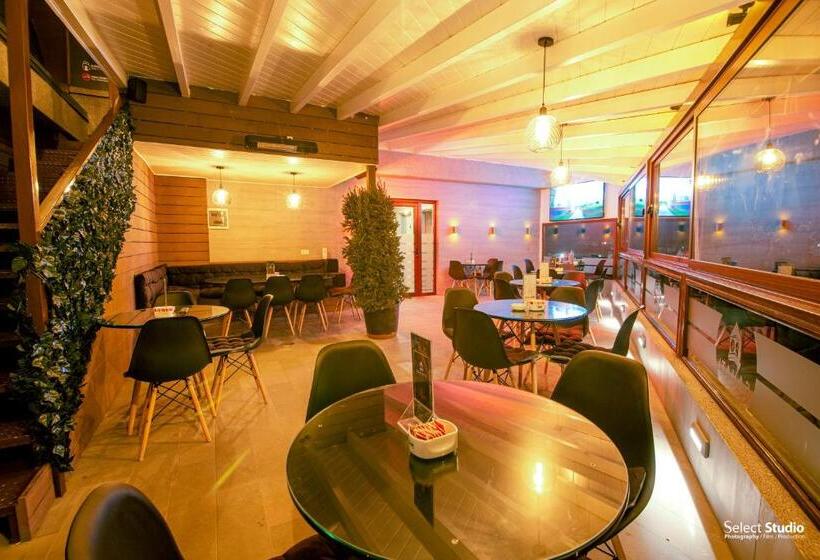 Sahati Hotel & Restaurant