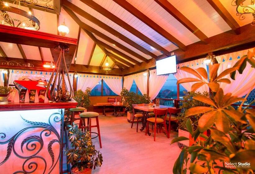 Sahati Hotel & Restaurant