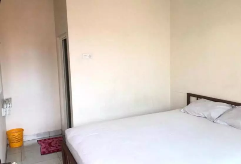 Hotelli Guest House 45 Tentara Pelajar Semarang