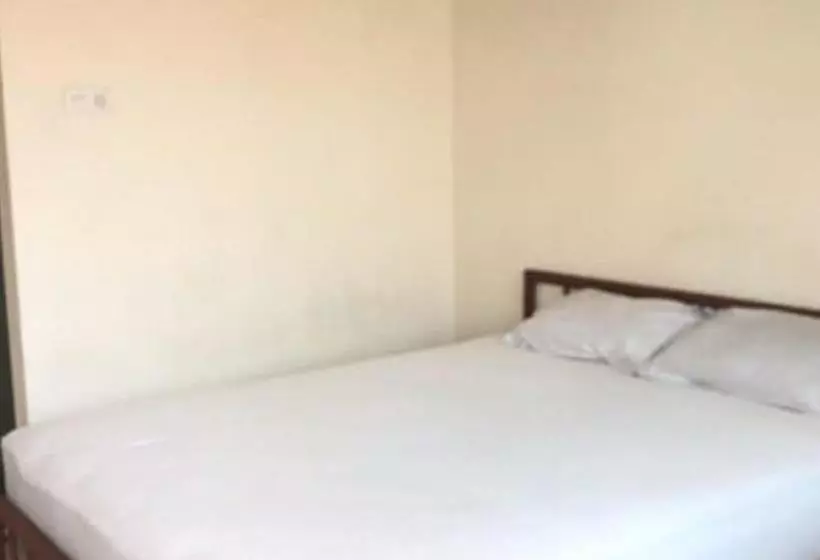 Hotelli Guest House 45 Tentara Pelajar Semarang
