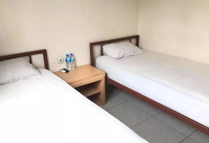 Hotelli Guest House 45 Tentara Pelajar Semarang