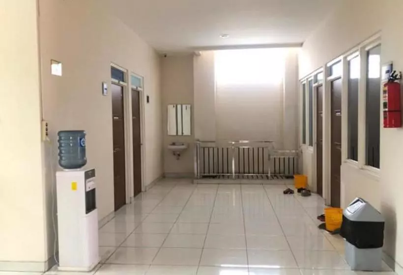 Hotelli Guest House 45 Tentara Pelajar Semarang