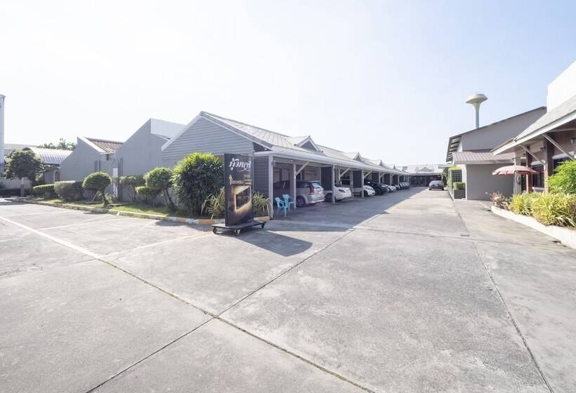 هتل Oyo 75382 Galaxy & Sauna Resort