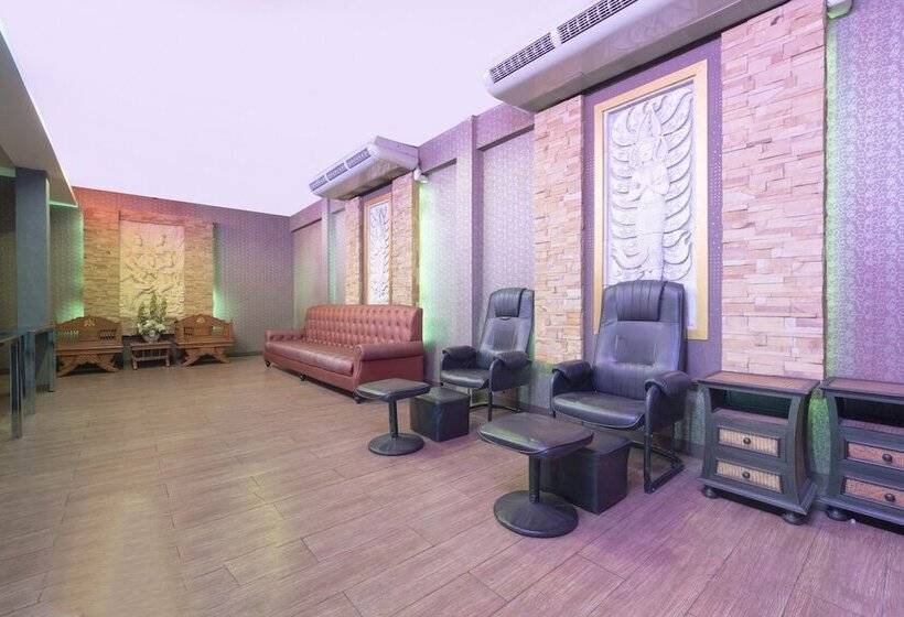 هتل Oyo 75382 Galaxy & Sauna Resort