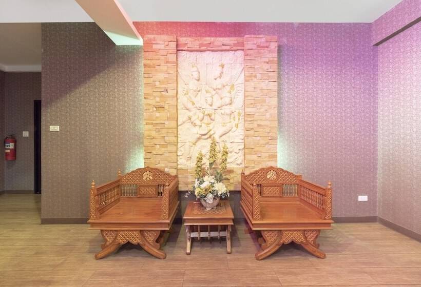 هتل Oyo 75382 Galaxy & Sauna Resort