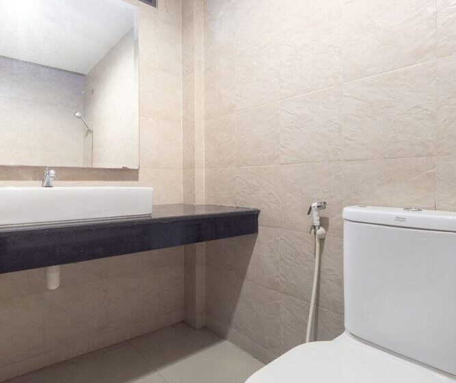 هتل Oyo 75382 Galaxy & Sauna Resort