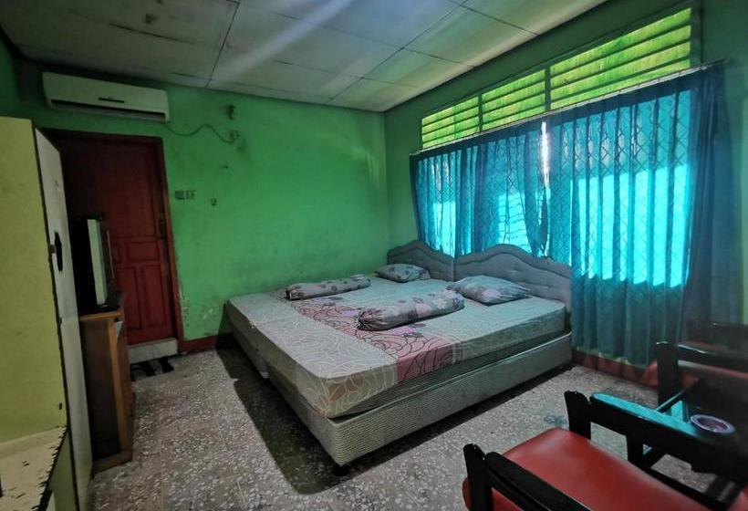 בית מלון כפרי Oyo 90136  Bone Indah