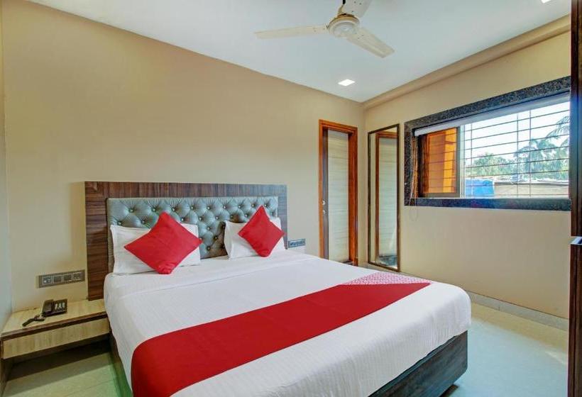 בית מלון כפרי Oyo Mum2055  Golden Crown