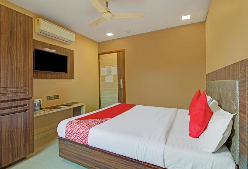 בית מלון כפרי Oyo Mum2055  Golden Crown