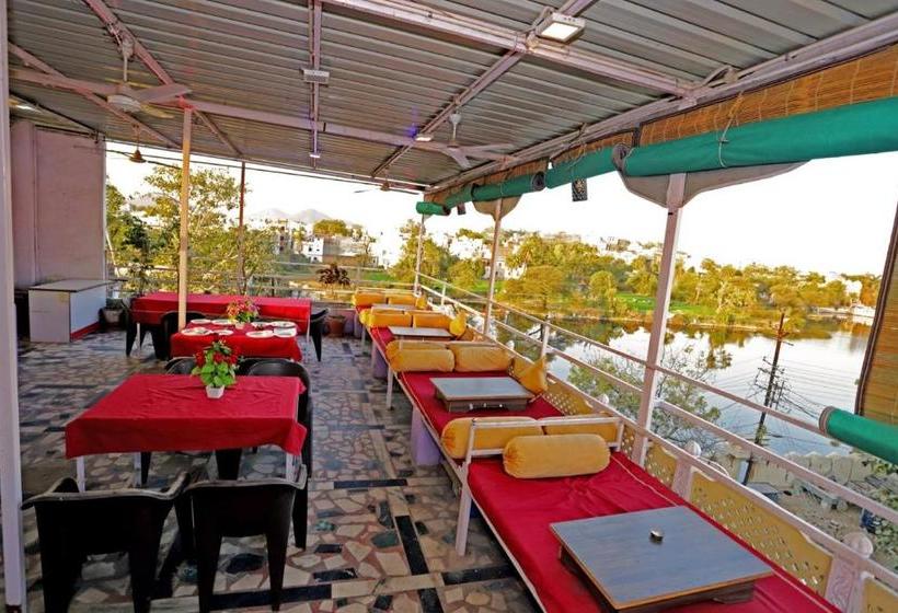 בית מלון כפרי Rang Sagar Haveli