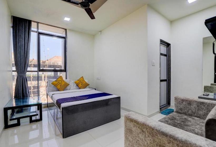 Hotel Spot On 76858  Grand Shivay