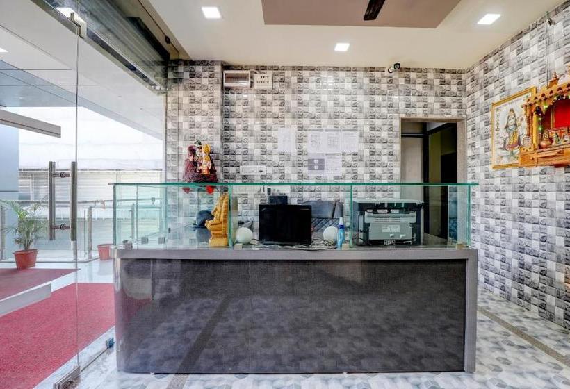 Hotel Spot On 76858  Grand Shivay