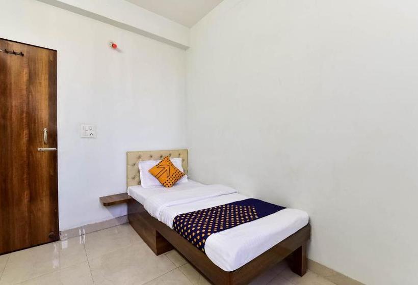 בית מלון כפרי Spot On 76981 Shri Ganga Residency