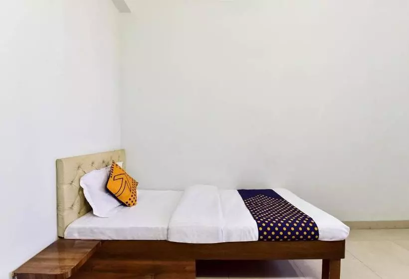 Hotelli Spot On 76981 Shri Ganga Residency