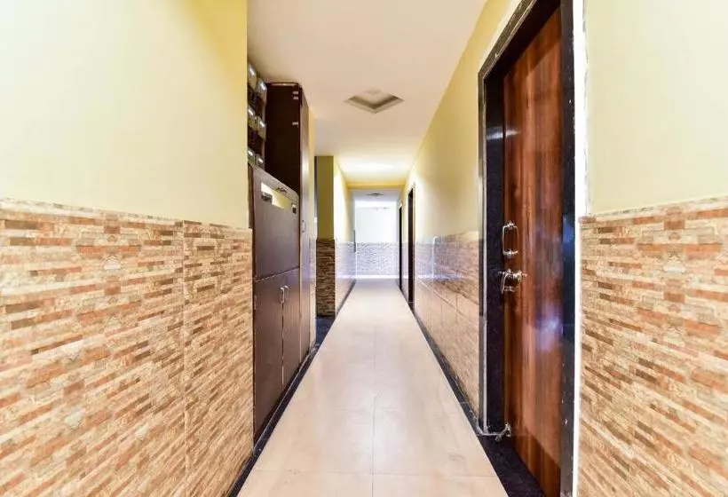Hotelli Spot On 76981 Shri Ganga Residency