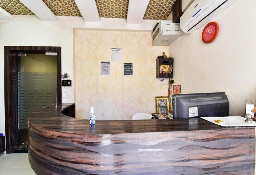 בית מלון כפרי Spot On 76981 Shri Ganga Residency