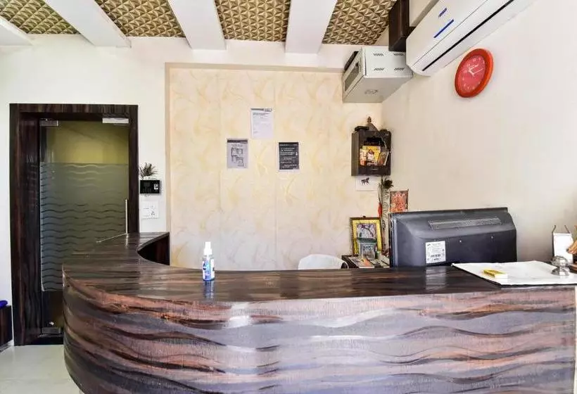 Hotelli Spot On 76981 Shri Ganga Residency