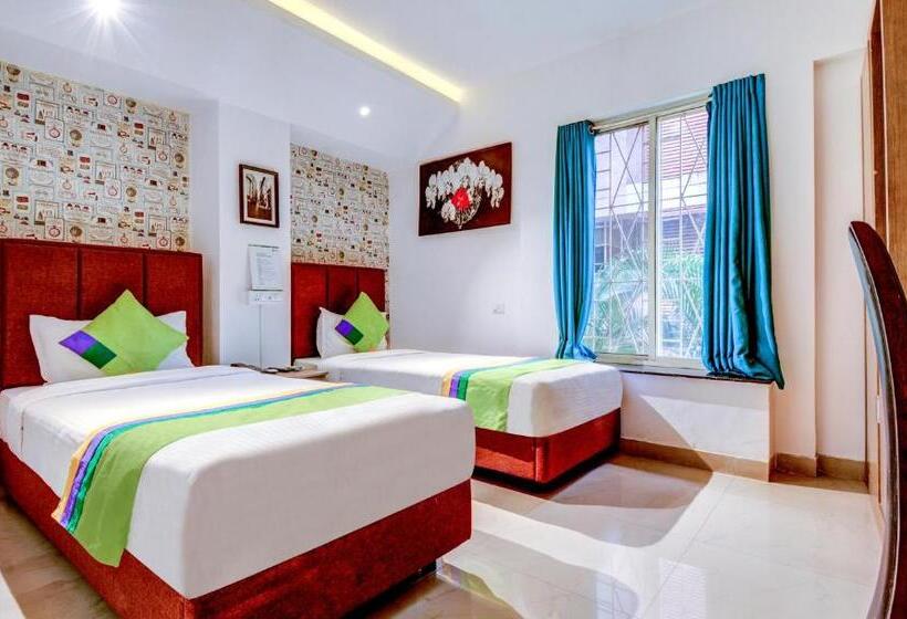 בית מלון כפרי Treebo Iris Suites