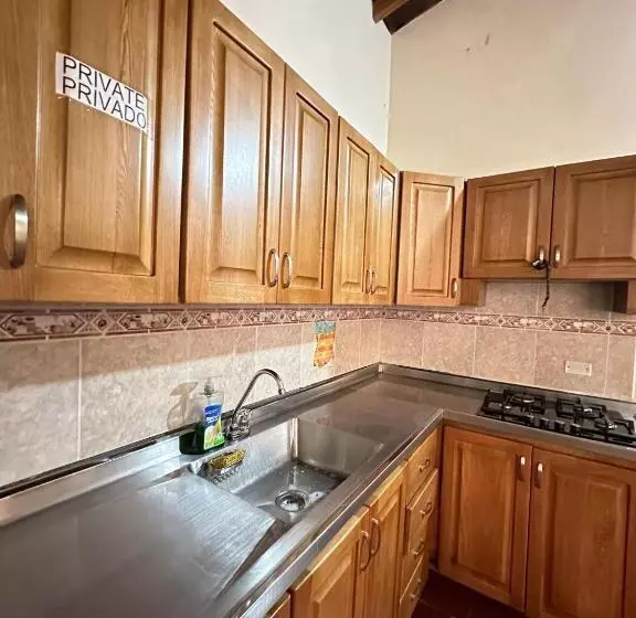 ペンション La Casa De Las Flores Hostal