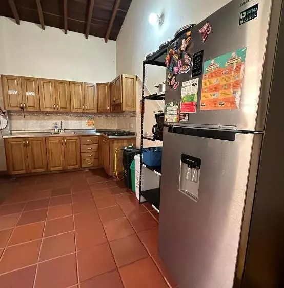 ペンション La Casa De Las Flores Hostal