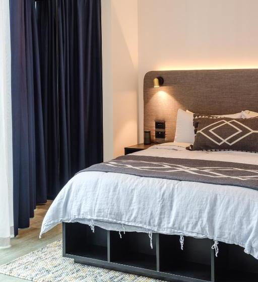 Scape Living At Aurora