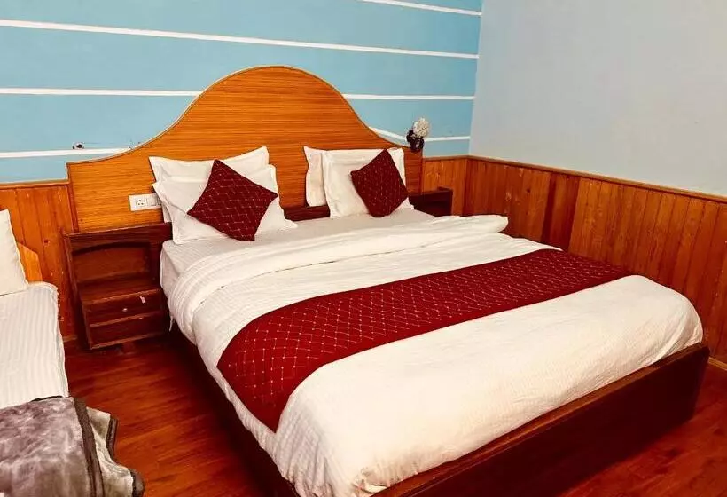 Hotelli The Daulat Manali Luxury Comfort ! Travellers Delight ! Budget Friendly ! Prime Location ! Guest F