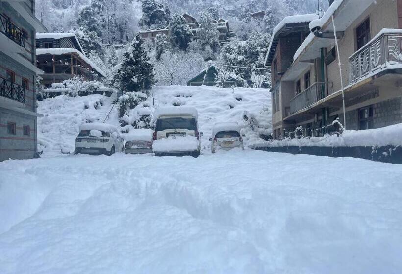 בית מלון כפרי The Daulat Manali Luxury Comfort ! Travellers Delight ! Budget Friendly ! Prime Location ! Guest F