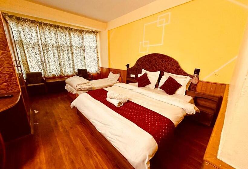 בית מלון כפרי The Daulat Manali Luxury Comfort ! Travellers Delight ! Budget Friendly ! Prime Location ! Guest F