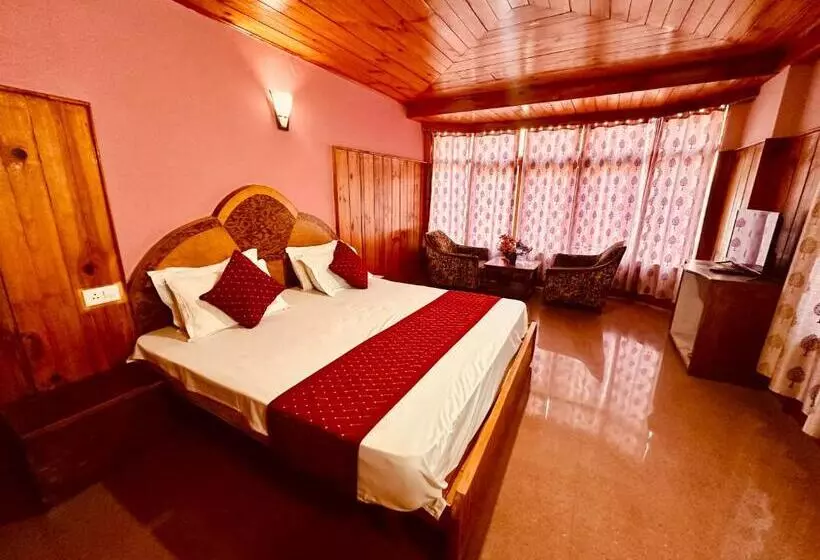 Hotelli The Daulat Manali Luxury Comfort ! Travellers Delight ! Budget Friendly ! Prime Location ! Guest F