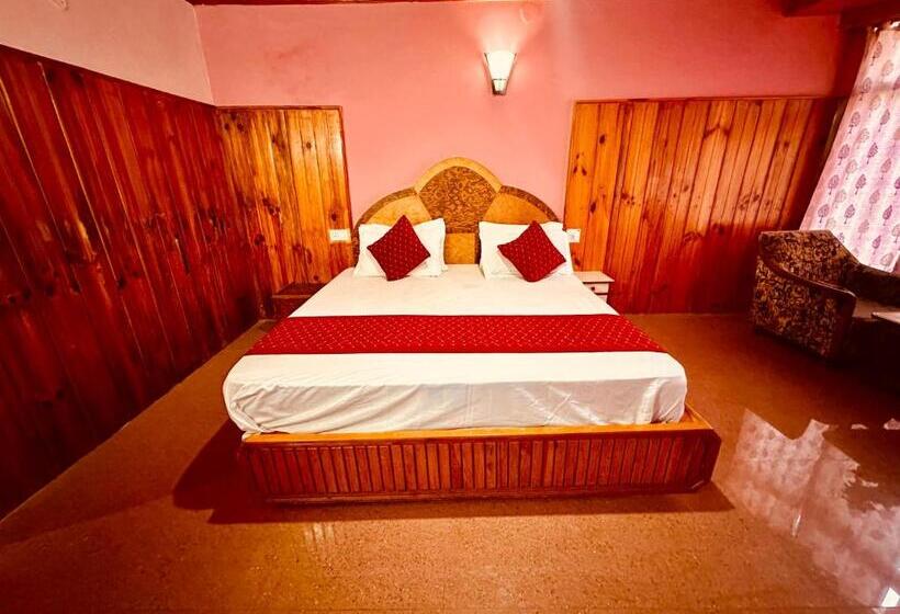 בית מלון כפרי The Daulat Manali Luxury Comfort ! Travellers Delight ! Budget Friendly ! Prime Location ! Guest F