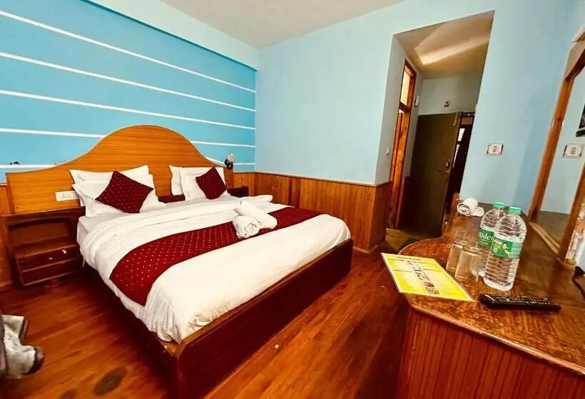 Hotelli The Daulat Manali Luxury Comfort ! Travellers Delight ! Budget Friendly ! Prime Location ! Guest F