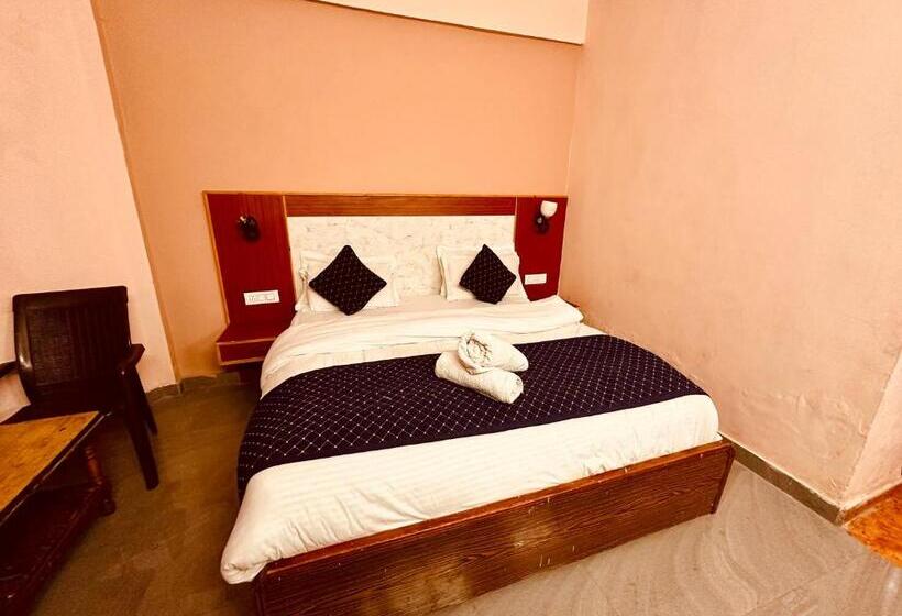 בית מלון כפרי The Daulat Manali Luxury Comfort ! Travellers Delight ! Budget Friendly ! Prime Location ! Guest F