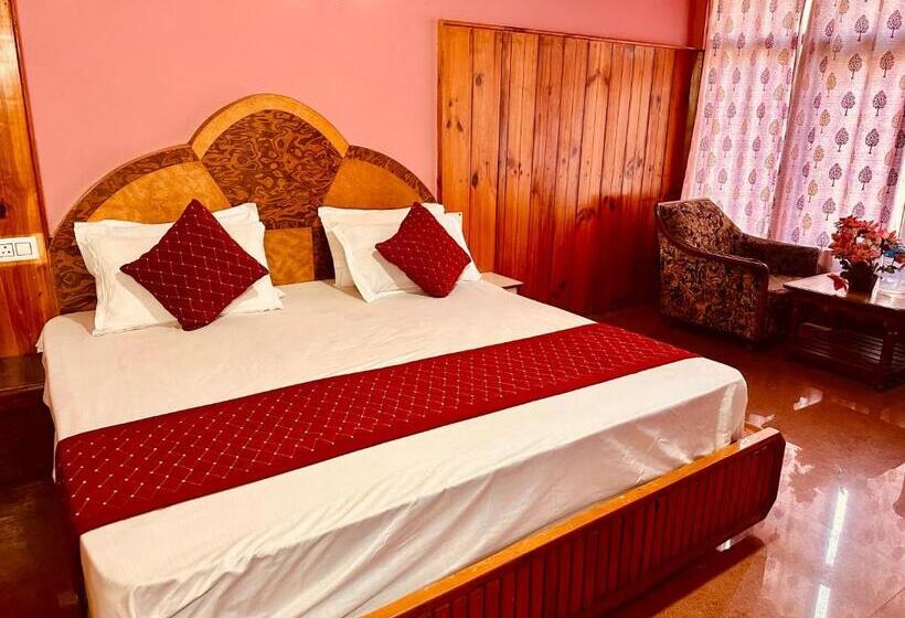בית מלון כפרי The Daulat Manali Luxury Comfort ! Travellers Delight ! Budget Friendly ! Prime Location ! Guest F
