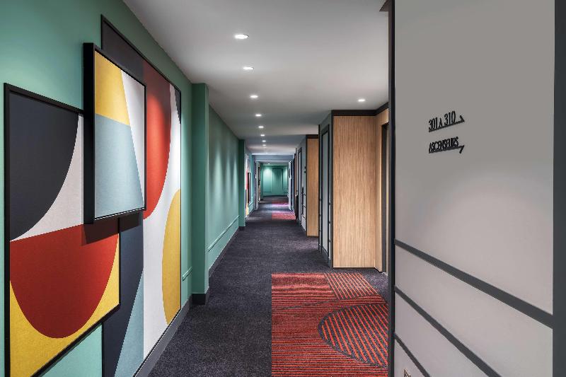 Hotel Canopy by Hilton Paris Eiffel Tower