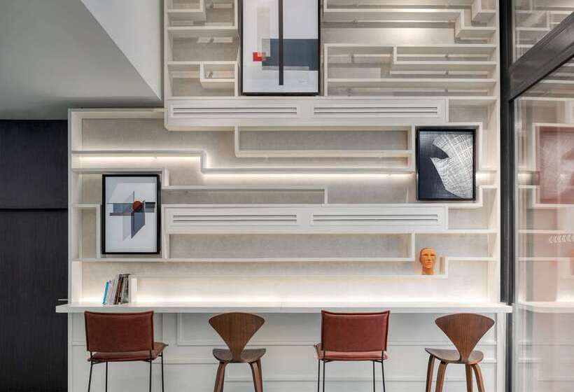 Hotel Canopy by Hilton Paris Eiffel Tower