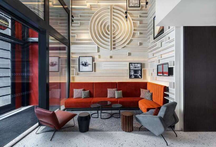 Hotel Canopy by Hilton Paris Eiffel Tower