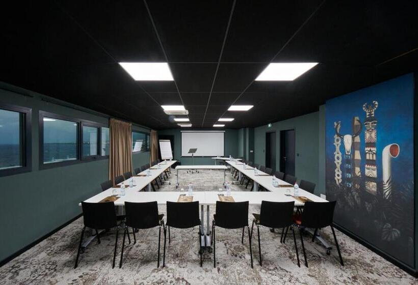 هتل Dina Morgabine Saint Denis