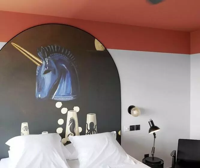 هتل Dina Morgabine Saint Denis