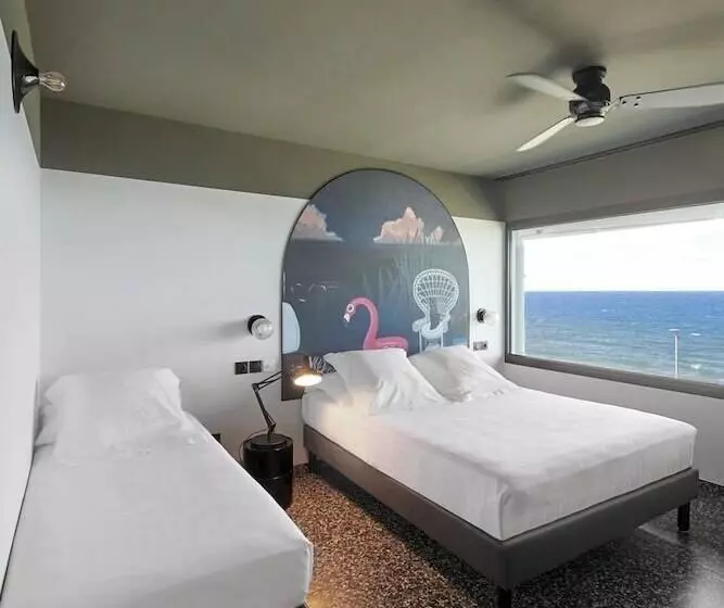 هتل Dina Morgabine Saint Denis