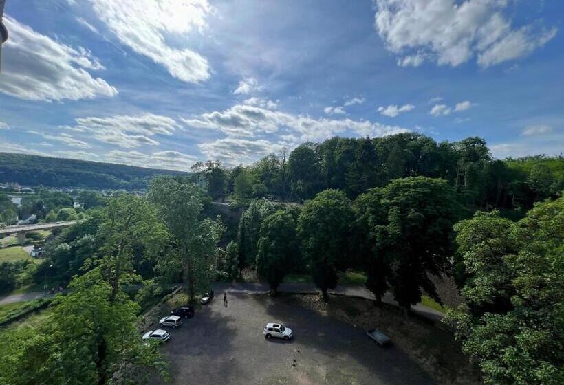 בית מלון כפרי Schloss Arenfels