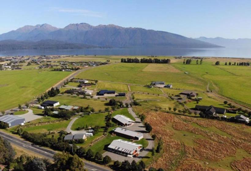 فندق صغير Bob & Maxines Backpackers