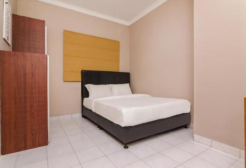 בית מלון כפרי Oyo Life 2528 Kost Pendopo