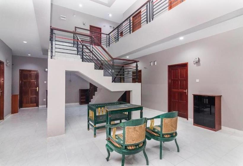 فندق Oyo Life 2528 Kost Pendopo