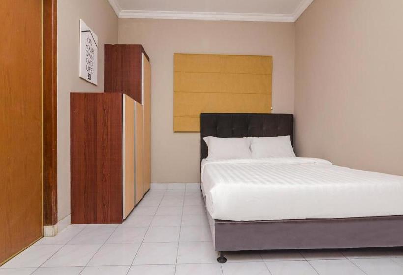 בית מלון כפרי Oyo Life 2528 Kost Pendopo