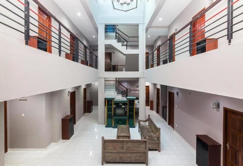 فندق Oyo Life 2528 Kost Pendopo