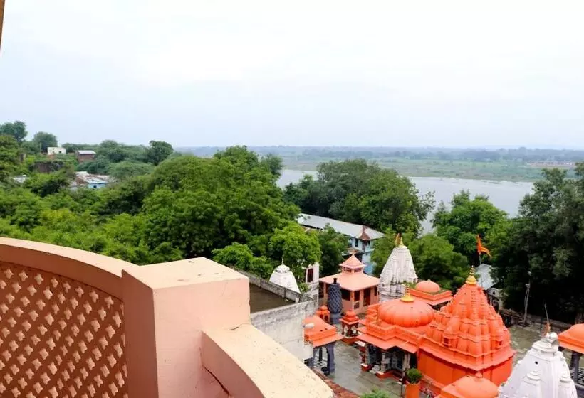 ホテル Raj Palace